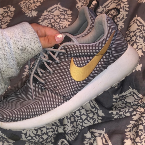 Gray and Gold Nike Roshe Gym Shoes - Picture 3 of 3